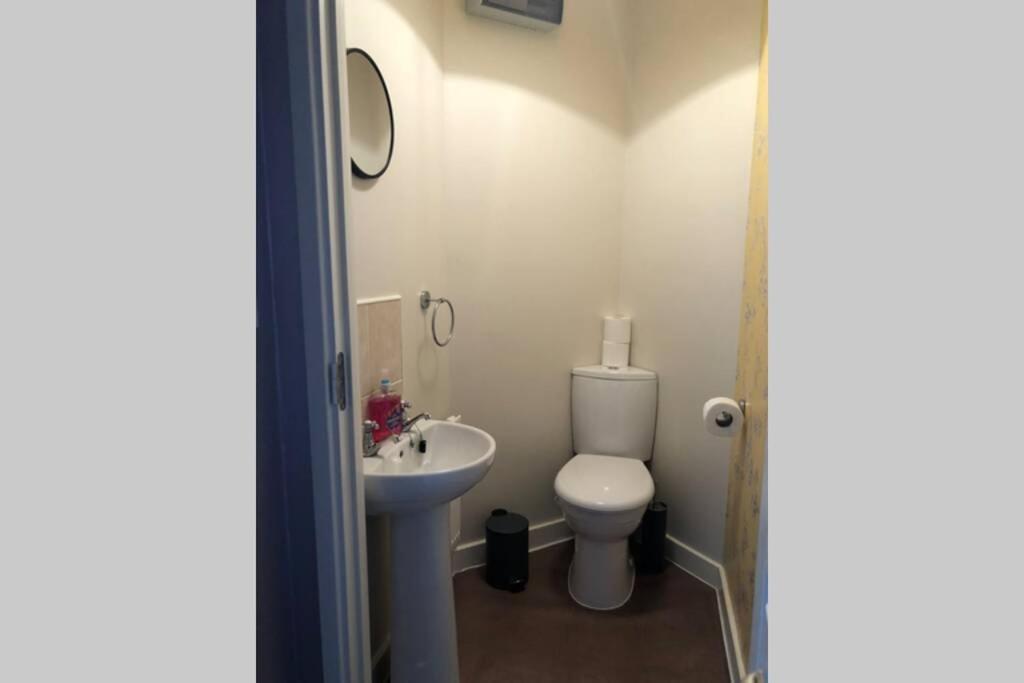 Dudley House **Staycation & Contractors** Sleeps 7 Tipton Esterno foto